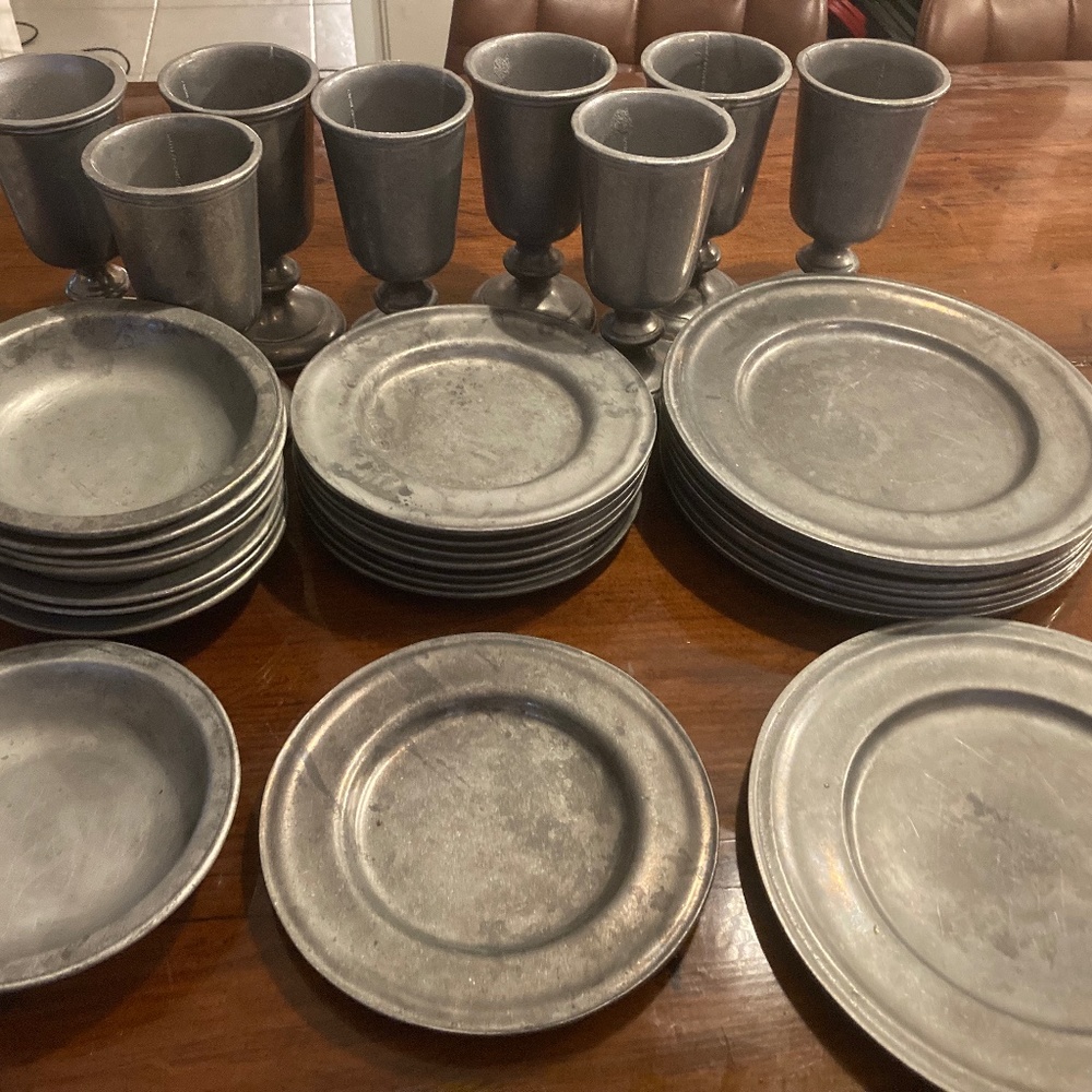 Carson Pennsylvania pewter dinnerware set of 32